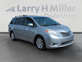 2017 Toyota Sienna XLE Auto Access Seat