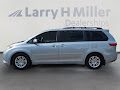 2017 Toyota Sienna XLE Auto Access Seat